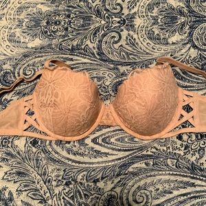 Nude VS pink bra